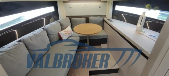 Invictus Yacht GT320 de segunda mano en venta