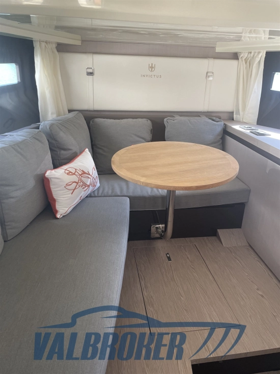 Invictus Yacht GT320 de segunda mano en venta