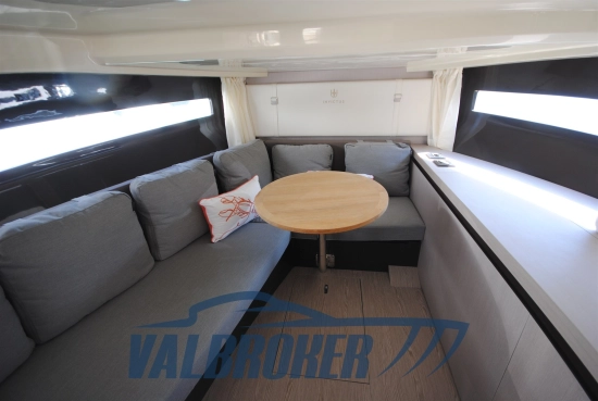 Invictus Yacht GT320 usado à venda