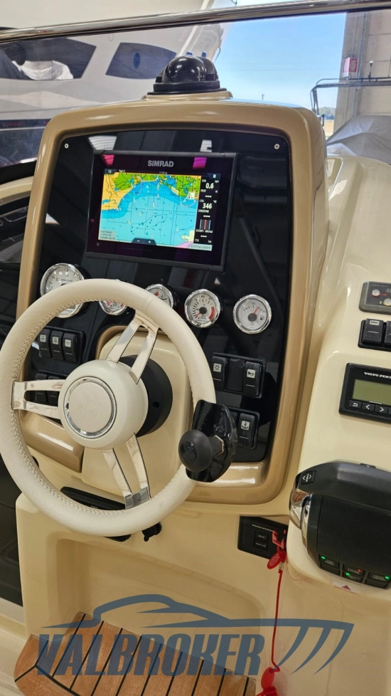 Invictus Yacht SX280 de segunda mano en venta