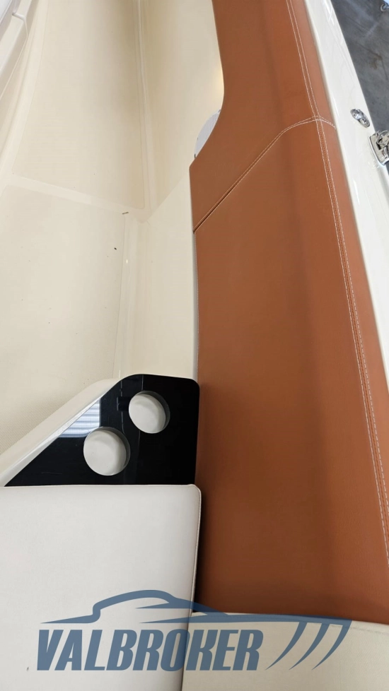 Invictus Yacht SX280 de segunda mano en venta