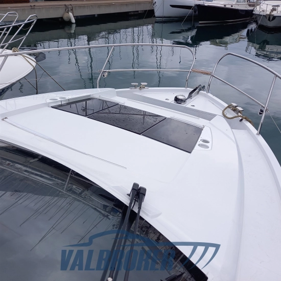 Sealine C335V de segunda mano en venta