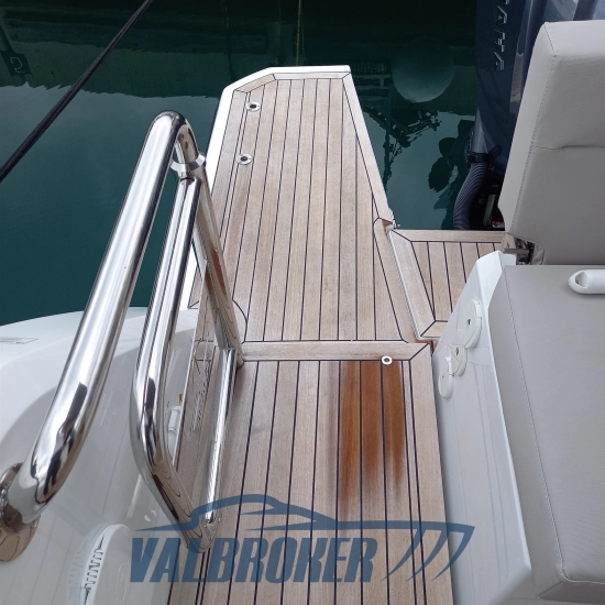 Sealine C335V de segunda mano en venta