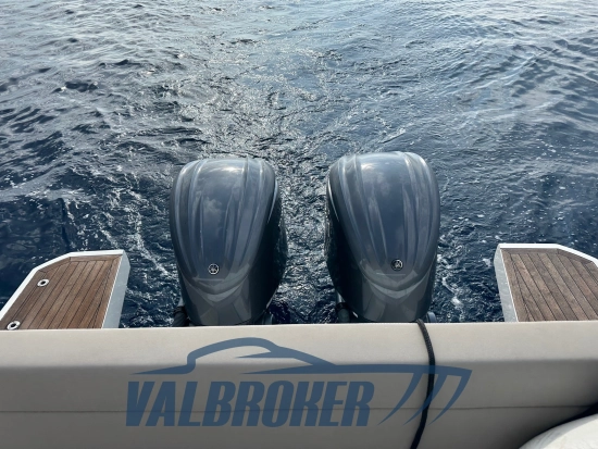 Sealine C335V de segunda mano en venta