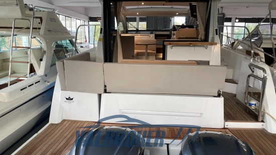 Sealine C335V de segunda mano en venta
