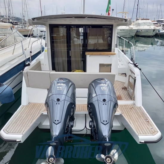 Sealine C335V de segunda mano en venta