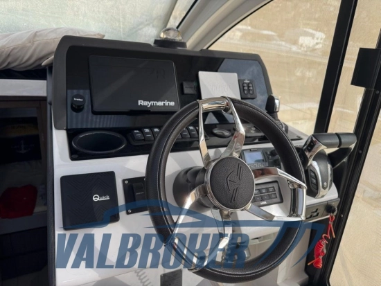 Sealine C335V de segunda mano en venta