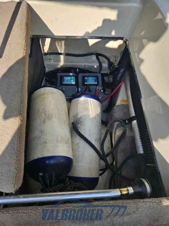 Sea Ray 210 OVERNIGHTER de segunda mano en venta