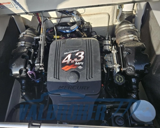Sea Ray 210 OVERNIGHTER de segunda mano en venta