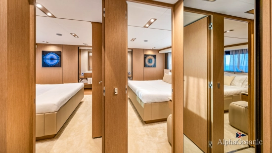 Ferretti 1000 usata in vendita