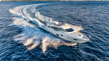 Ferretti 690 usado à venda