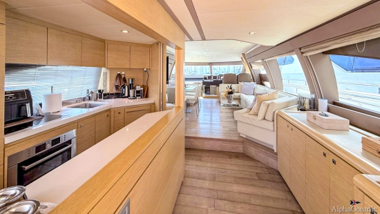 Ferretti 690 usado à venda