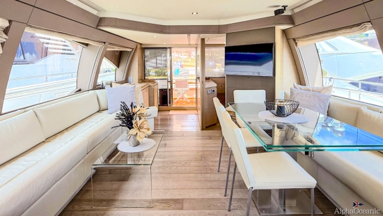 Ferretti 690 usado à venda