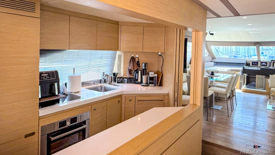 Ferretti 690 usado à venda