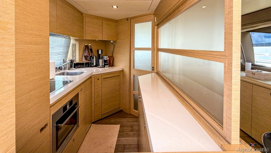 Ferretti 690 usado à venda