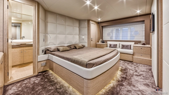 Ferretti 690 usado à venda