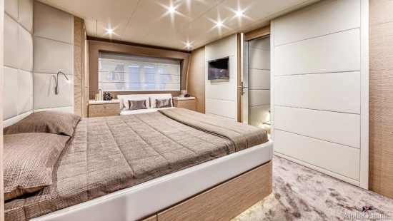Ferretti 690 usado à venda