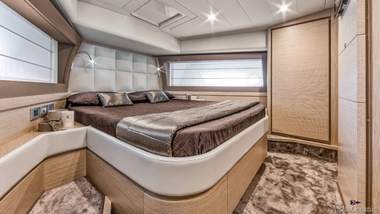 Ferretti 690 usado à venda