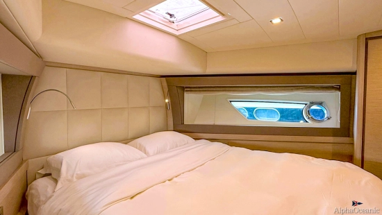 Ferretti 690 usado à venda
