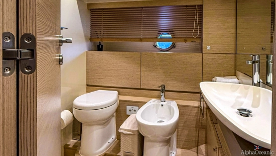 Ferretti 690 usado à venda