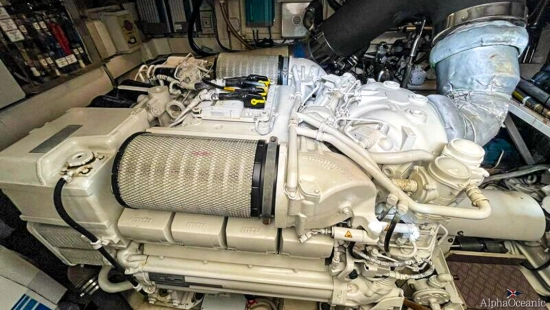 Ferretti 690 usado à venda