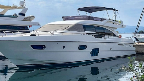 Ferretti 690 usado à venda