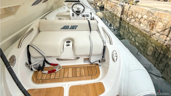 Ferretti 690 usado à venda