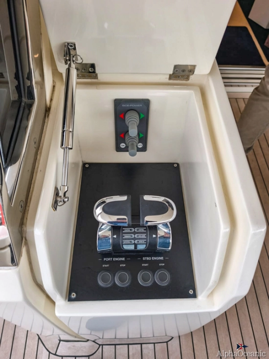 Ferretti 780HT usata in vendita