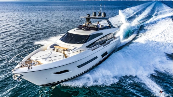 Ferretti 780HT usata in vendita