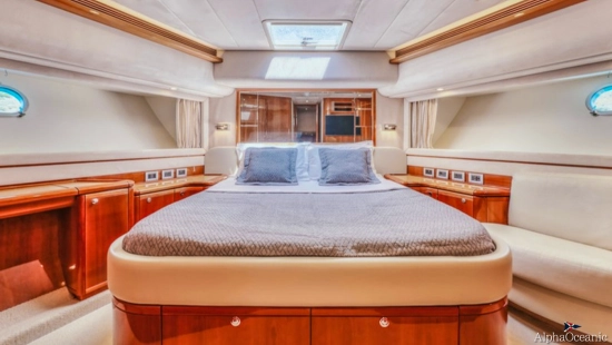 Ferretti 830 de segunda mano en venta