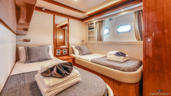 Ferretti 830 de segunda mano en venta