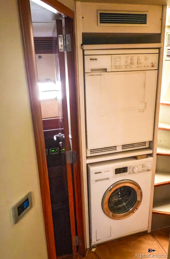 Ferretti 830 de segunda mano en venta