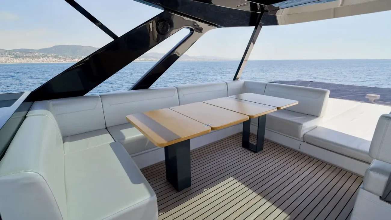 Ferretti 720 usata in vendita