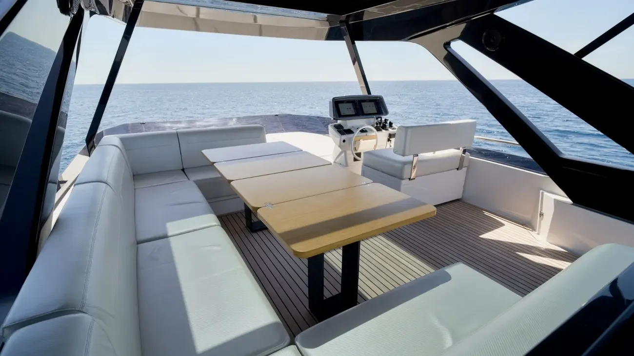 Ferretti 720 usata in vendita