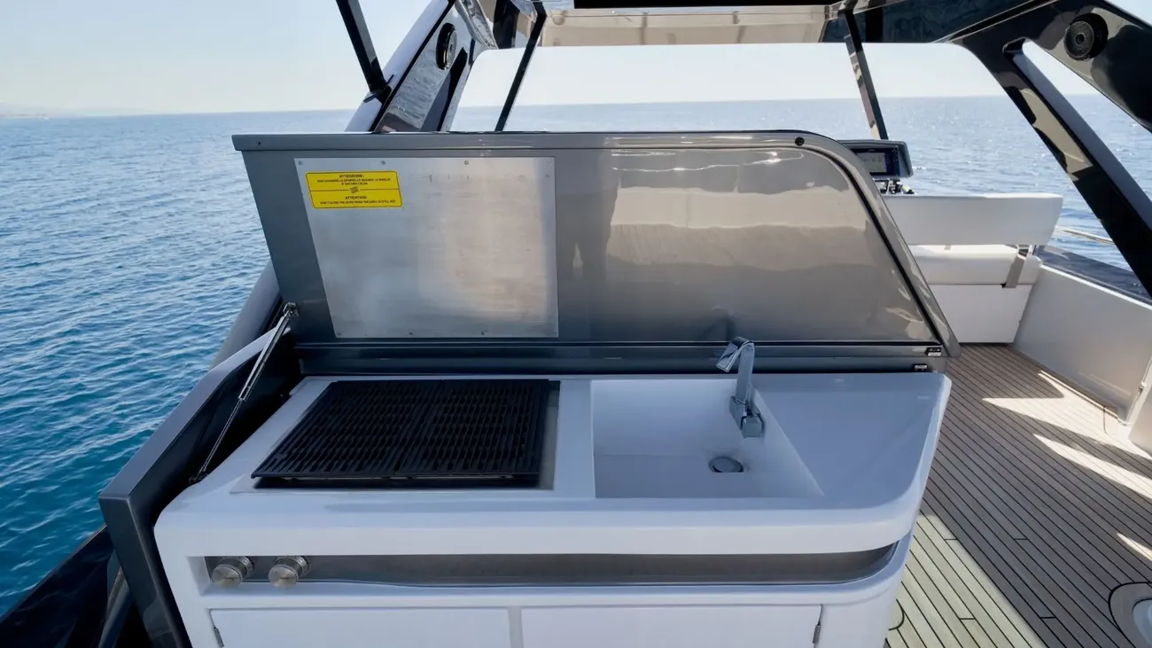 Ferretti 720 usata in vendita