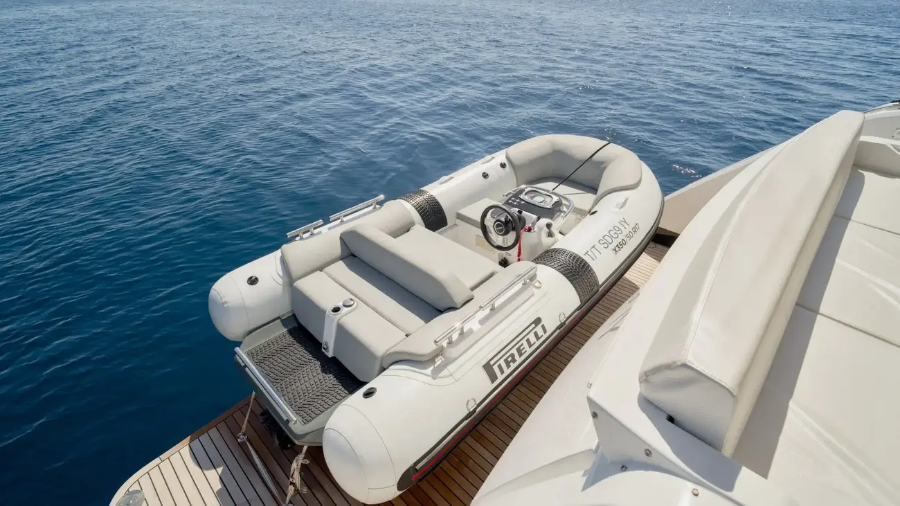 Ferretti 720 usata in vendita