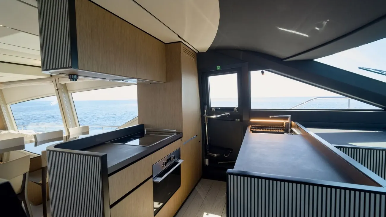 Ferretti 720 usata in vendita