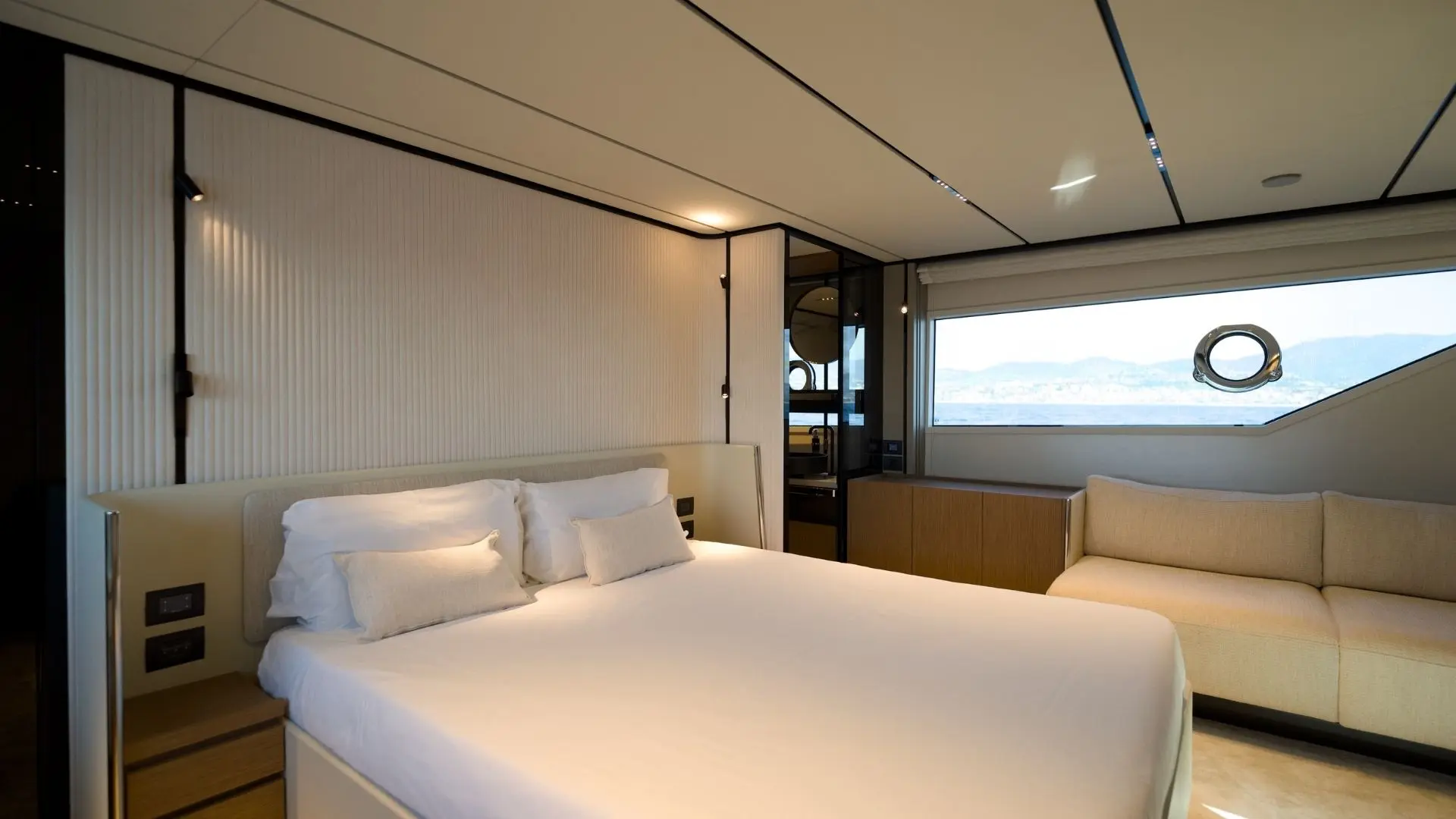 Ferretti 720 usata in vendita