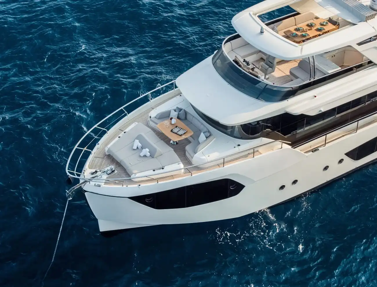 Absolute Navetta 68 usado à venda