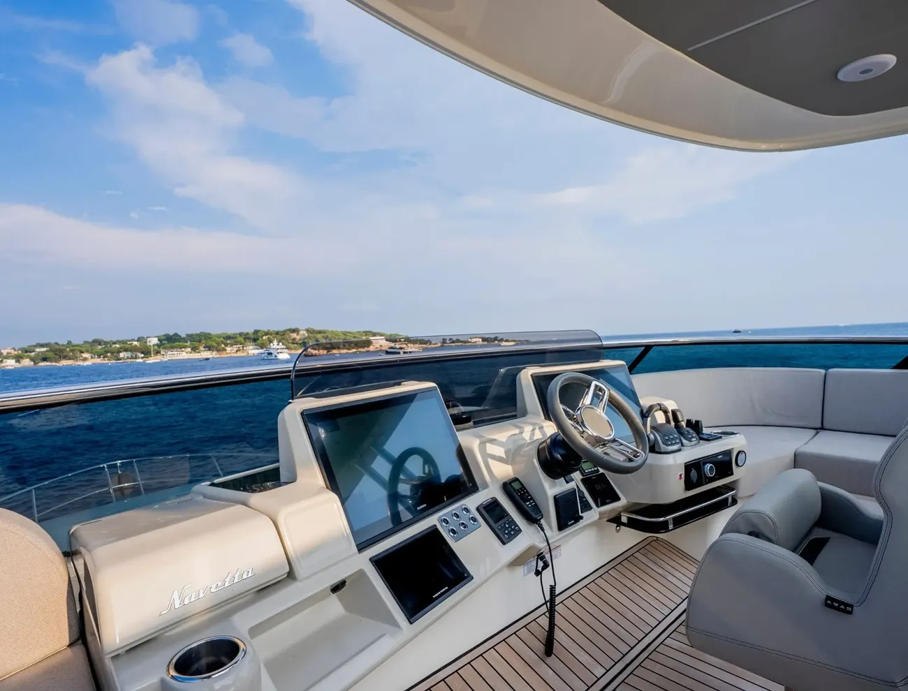 Absolute Navetta 68 usado à venda
