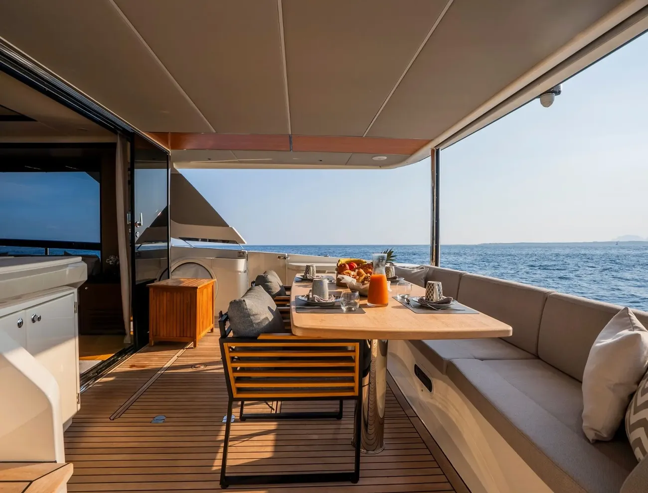 Absolute Navetta 68 usado à venda