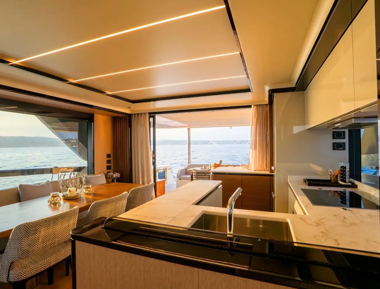 Absolute Navetta 68 usado à venda