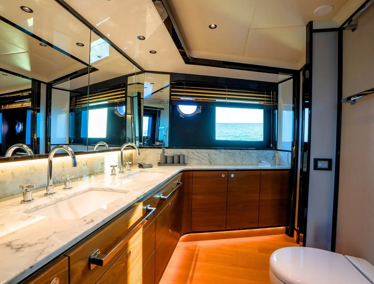 Absolute Navetta 68 usado à venda