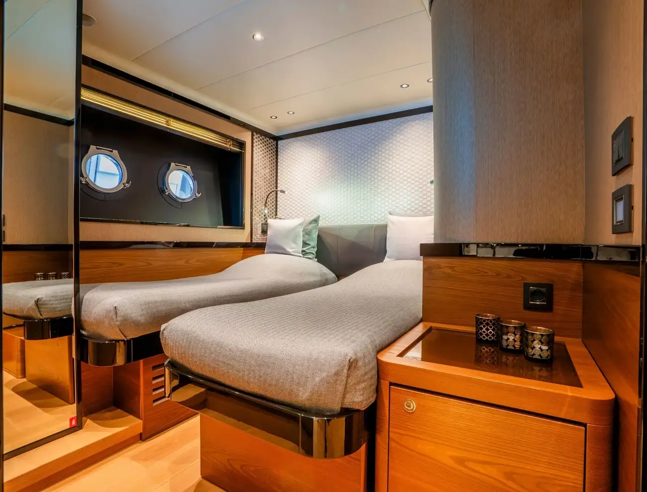 Absolute Navetta 68 usado à venda