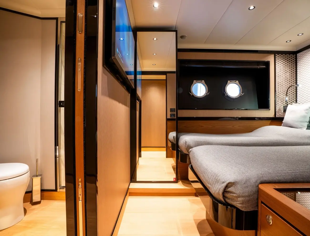 Absolute Navetta 68 usado à venda