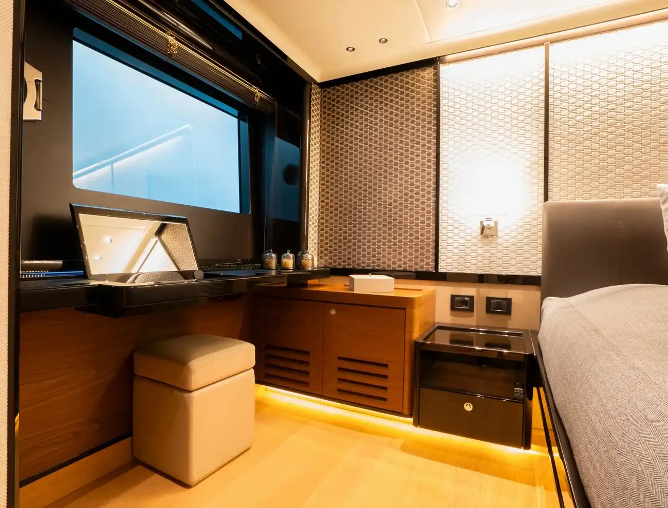 Absolute Navetta 68 usado à venda