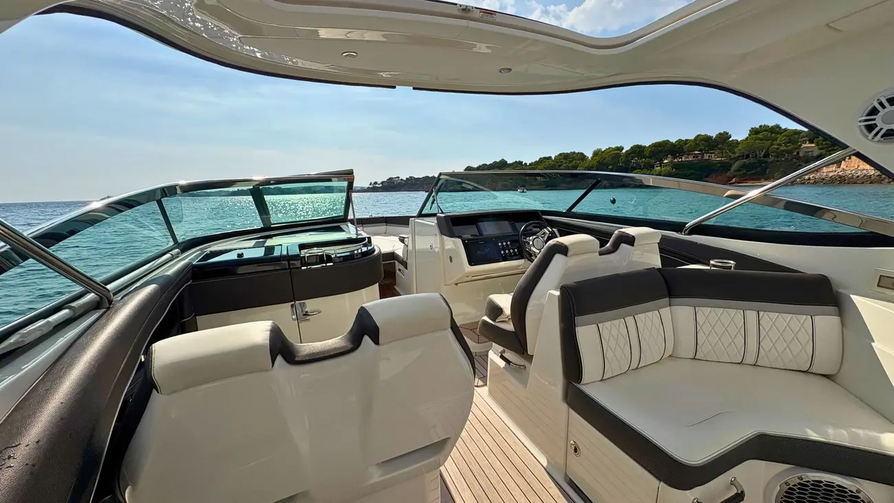 Sea Ray SLX 350 usata in vendita
