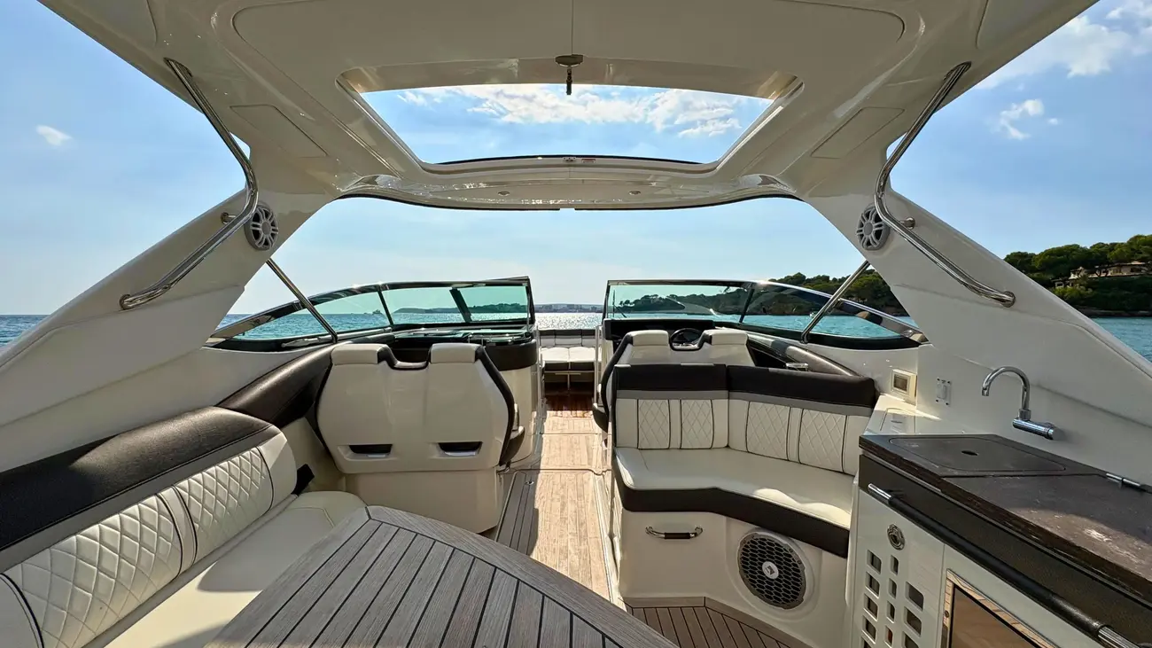 Sea Ray SLX 350 usata in vendita