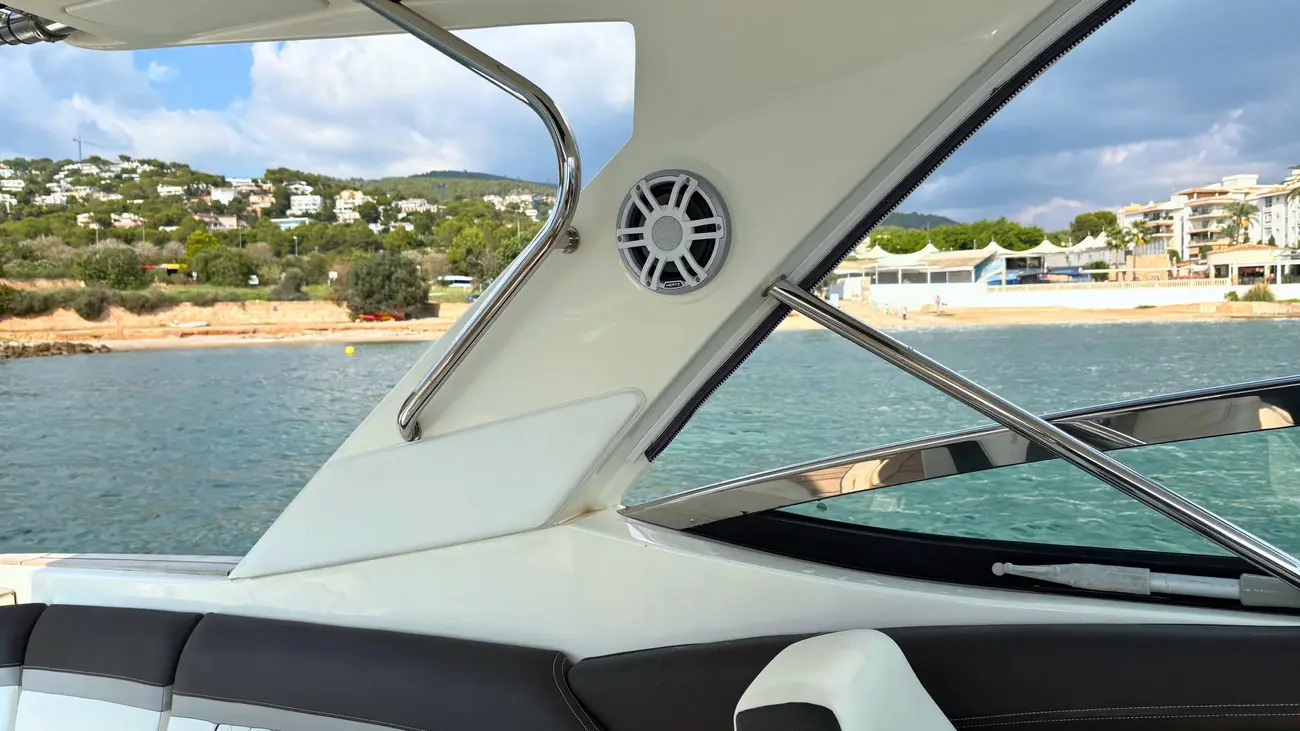 Sea Ray SLX 350 usata in vendita