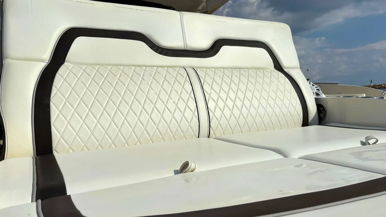 Sea Ray SLX 350 usata in vendita